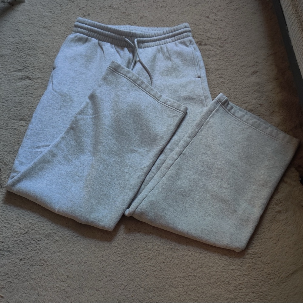 TNA Aritzia Cozy AF Gray Fleece Sweatpants Wide Leg - Picture 2 of 7